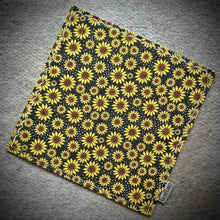 Load image into Gallery viewer, Flower Power