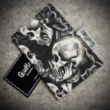 Load image into Gallery viewer, Skulls N' Roses