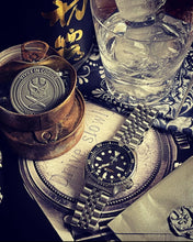 Load image into Gallery viewer, Damask Skulls